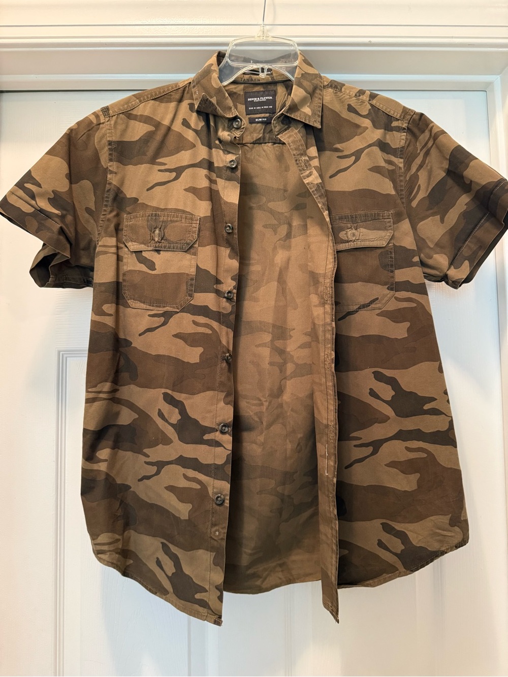 Denim & Flower Men's Camouflage Short-Sleeve Button-Down Shirt - Brown